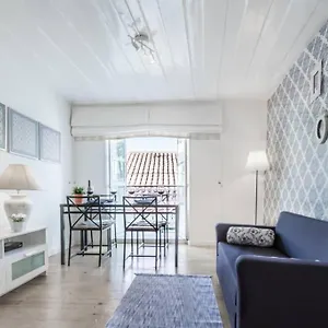 https://lovelisbonapartments-typical-portuguese-tiles.hotels-lisbon-portugal.com