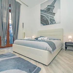  Appartamento Turrohouse-duomo 12 Minutes Away Italia